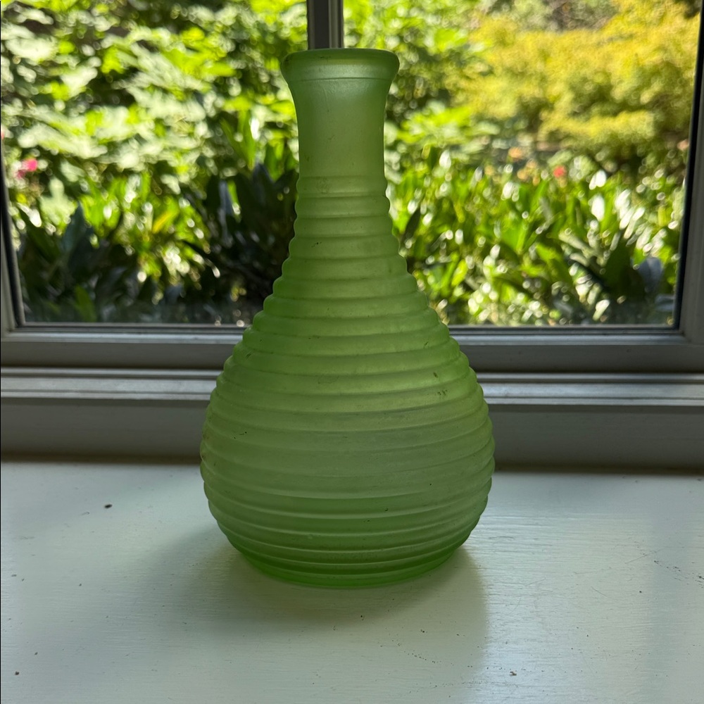 Vintage Uranium Glass Carafe Vase Frigidaire Green Satin Ribbed 1930s Bottle 9" - Picture 2 of 9